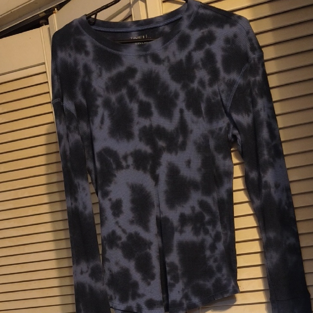 Time and Tru Blue Tie-Dye Long Sleeve Top